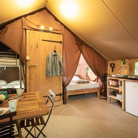 Kamp alanı Huttopia Barcelona Pirineos Guardiola de Berga
