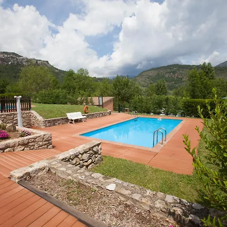 Huttopia Barcelona Pirineos Kamp alanı *